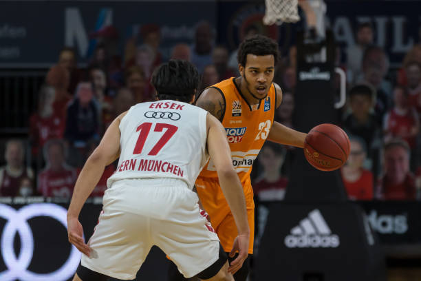 雄狮周三主 雄狮周三主